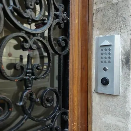 Bed & Breakfast Single Quartierlatin